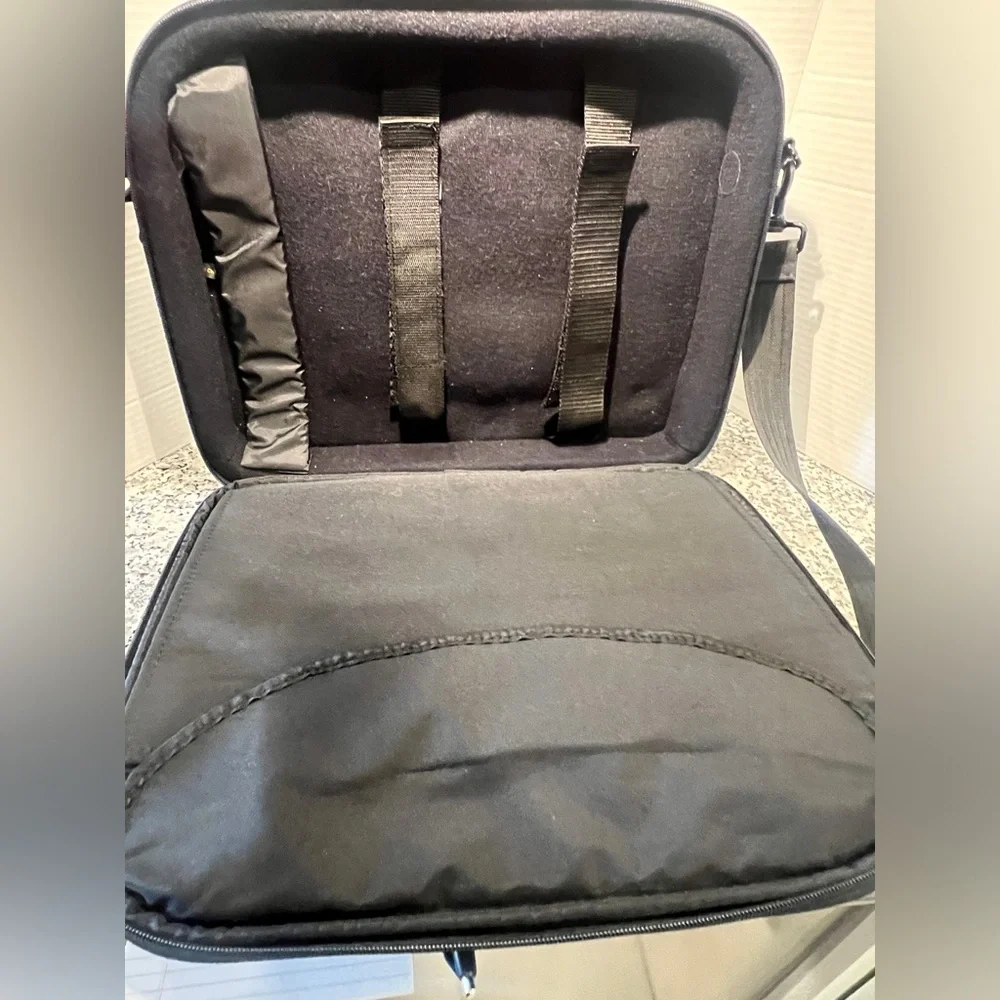Briefcase Portfolio Dell Canvas hard side padded Gently Used‎ W Strap Laptop Bag